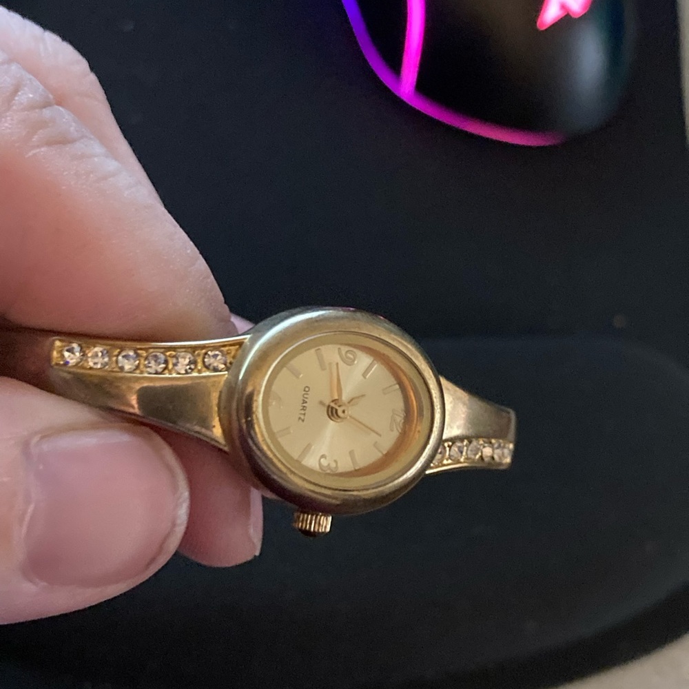 Watch - Picture 4 of 11